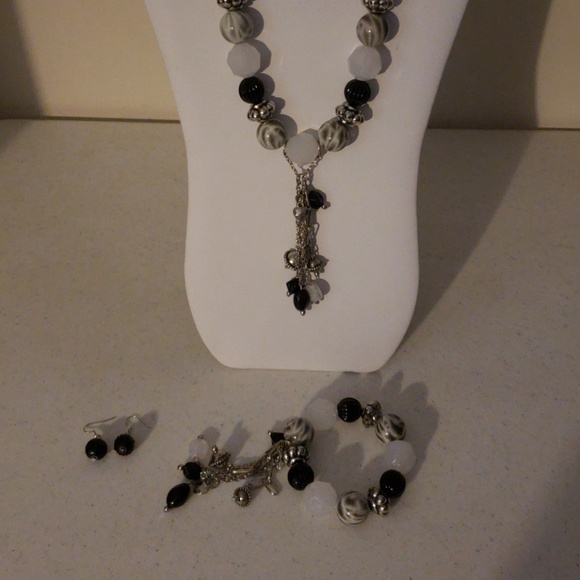 Jewelry - Picture 5 of 5